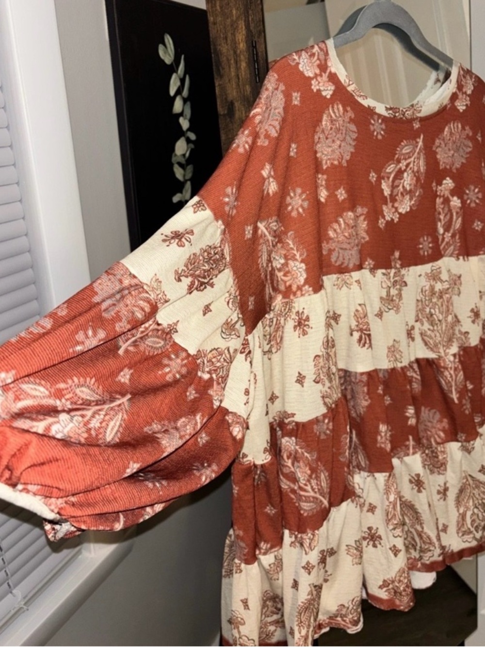 Oli & Hali Rust and Cream Floral Tiered Peasant Top - Picture 2 of 6
